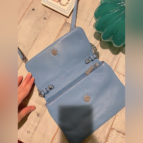 Michael Kors cross body 🦋 - Picture 2 of 4